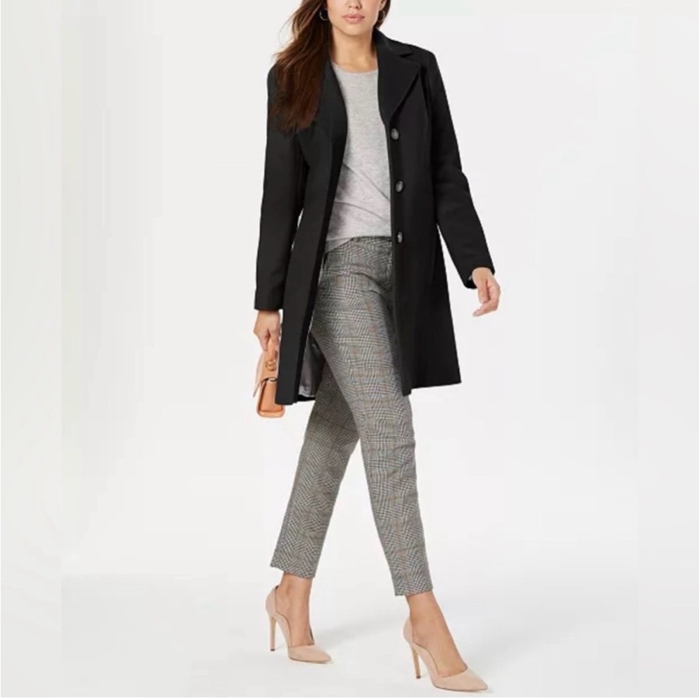 100% Cashmere Women’s Single-Breasted Size 16 medium length Black classic coat